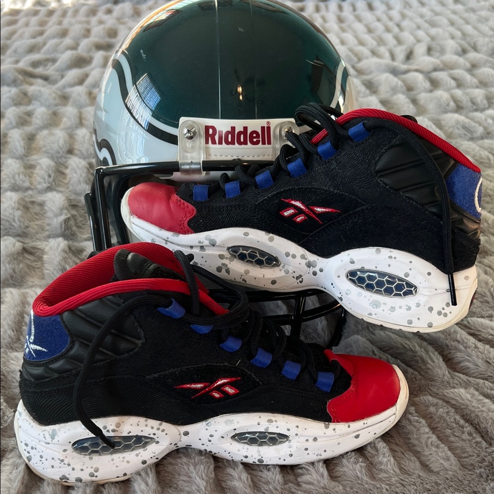 Step into Allan Iverson’s legacy - kid’s Reebok Question Mid - iconic style! - Picture 2 of 7